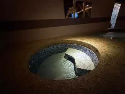 JPEG image 42E1 9A2F 4F 2