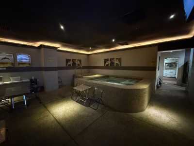 JPEG image 42E1 9A2F 4F 0